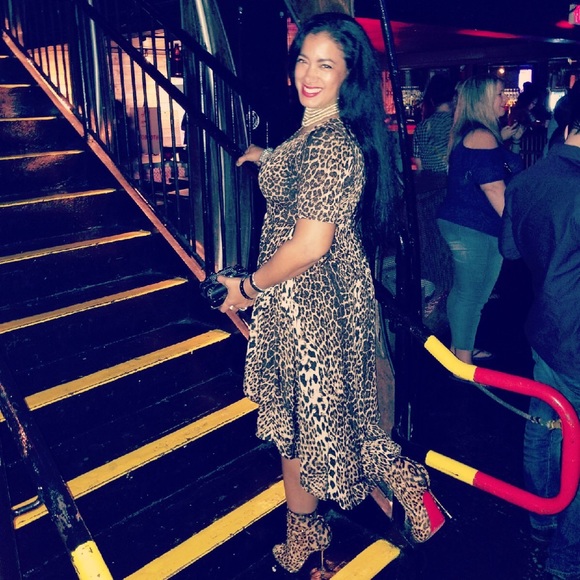 MEET your POSHER @kathyriaali 💃🏽♥️💃🏽♥️💃🏽♥️ - Picture 6 of 8